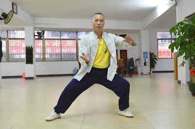 武術套路和技擊東莞詠春拳梁康撰寫