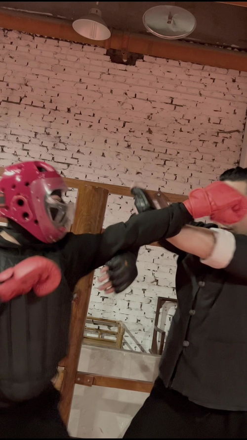 詠春 都知道詠春拳有三板斧,今天說說五大綁手之回綁手