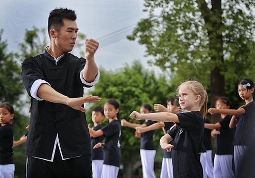 【南粵鎮(zhèn)村行】詠春拳，從古勞水鄉(xiāng)走向世界