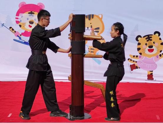 機(jī)器人 冬奧書簽 冰墩墩 詠春拳 七里河區(qū)這波開學(xué)禮物有點(diǎn)潮
