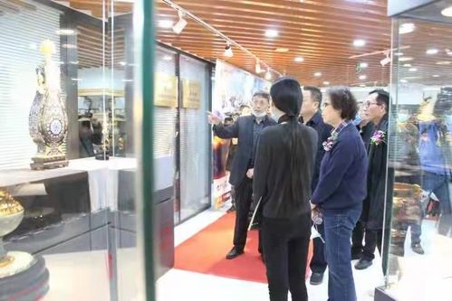 北京工美集團工藝品廠席聞大師歷年獲獎作品巡展首展在京舉行