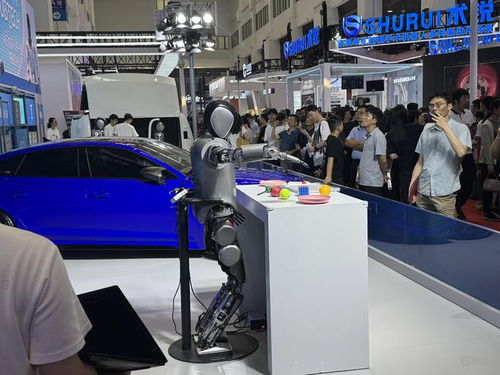 ai機(jī)器人產(chǎn)業(yè)觀察 27款人形機(jī)器人扎堆斗艷,但規(guī)模量產(chǎn)和通用能力仍是行業(yè)挑戰(zhàn) 鈦媒體agi