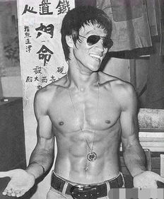 李小龍罕見生活照,最后一張的造型很帥